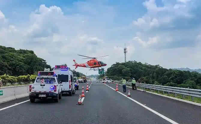 个旧高速公路汽车救援案例